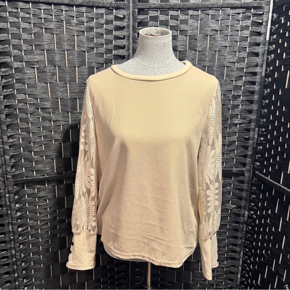 Tops - 3/25🙂 Elegant Cream Lace Sleeve Women's Top. Waffle weave bodice. Amazon